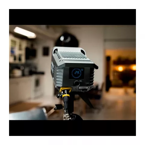 Светодиодный осветитель Aputure Amaran 200d S