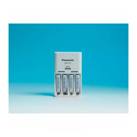 Зарядное устройство Panasonic Basic Charger с аккумуляторами Eneloop 4шт AAA 750 (K-KJ51MCD04E)