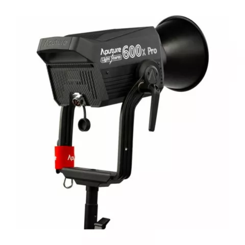 Светодиодный осветитель Aputure Light Storm LS 600С Pro V-mount kit (2300-10000K)
