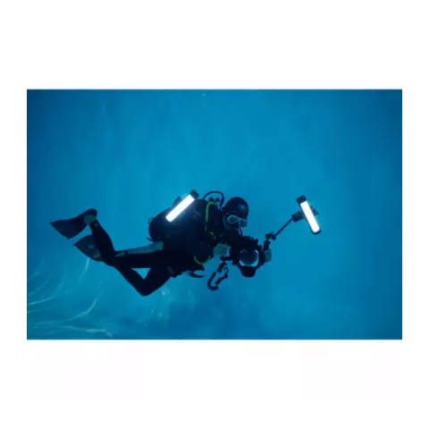 Осветитель светодиодный Godox Dive Light RGBWW WT40R для подводной съемки