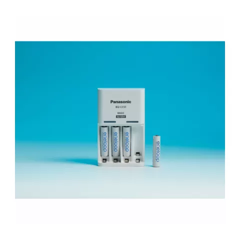 Зарядное устройство Panasonic Basic Charger с аккумуляторами Eneloop 4шт AAA 750 (K-KJ51MCD04E)
