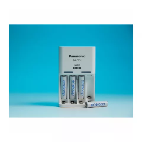 Зарядное устройство Panasonic Basic Charger с аккумуляторами Eneloop 4шт AAA 750 (K-KJ51MCD04E)